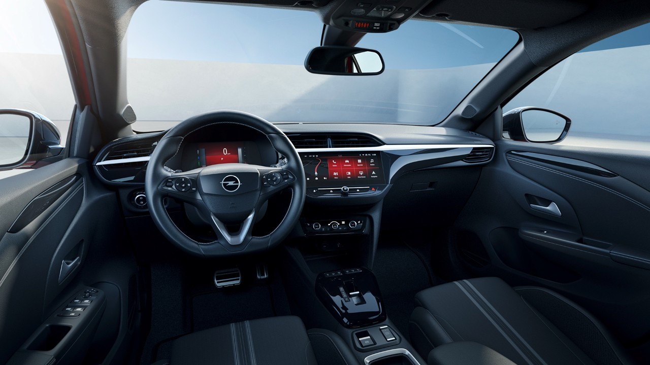 Pogled izbliza na prednja sjedala unutrašnjosti Opel Corse ICE